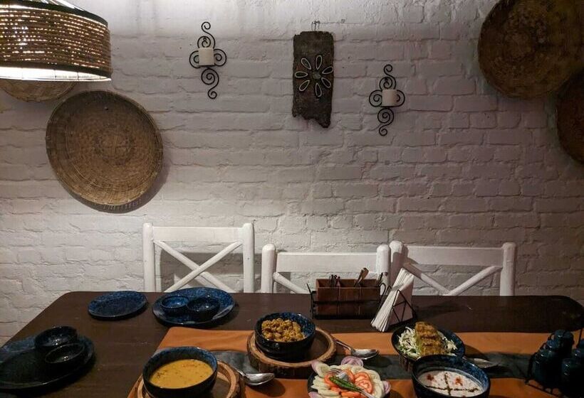 Hotel Himalayan River Garden