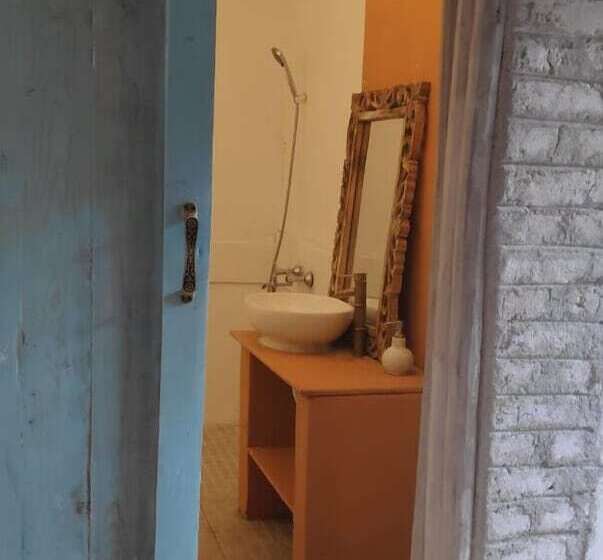 Hotel Himalayan River Garden