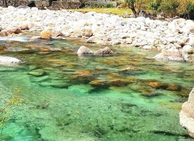 Hotel Himalayan River Garden