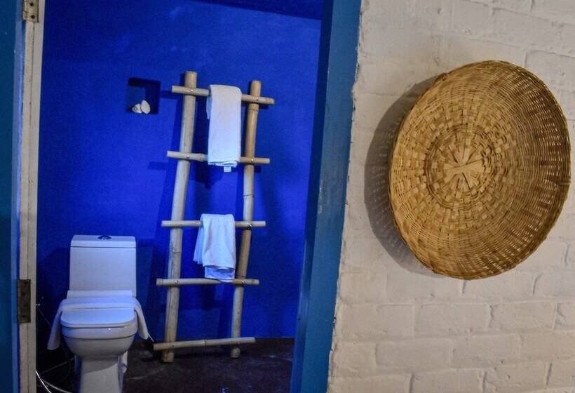 Hotel Himalayan River Garden