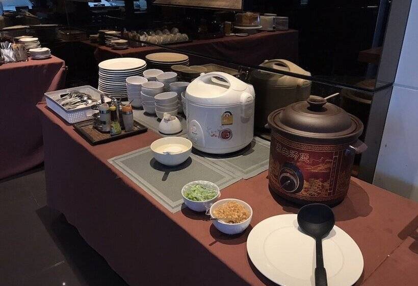 Отель Huern Nana Jomsawan