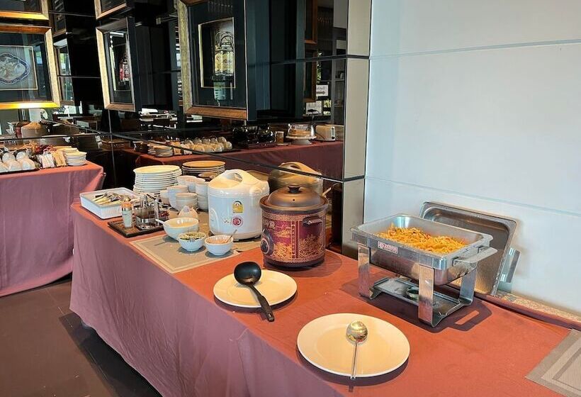 Отель Huern Nana Jomsawan