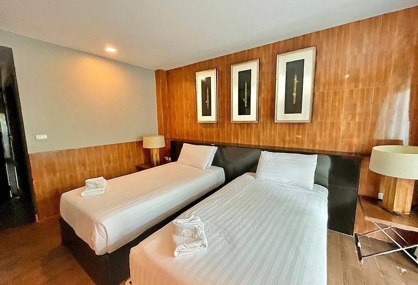 Отель Huern Nana Jomsawan