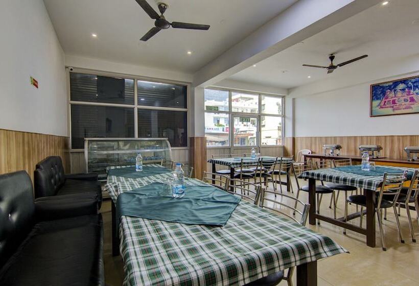 Itsy Hotels Satya Shree