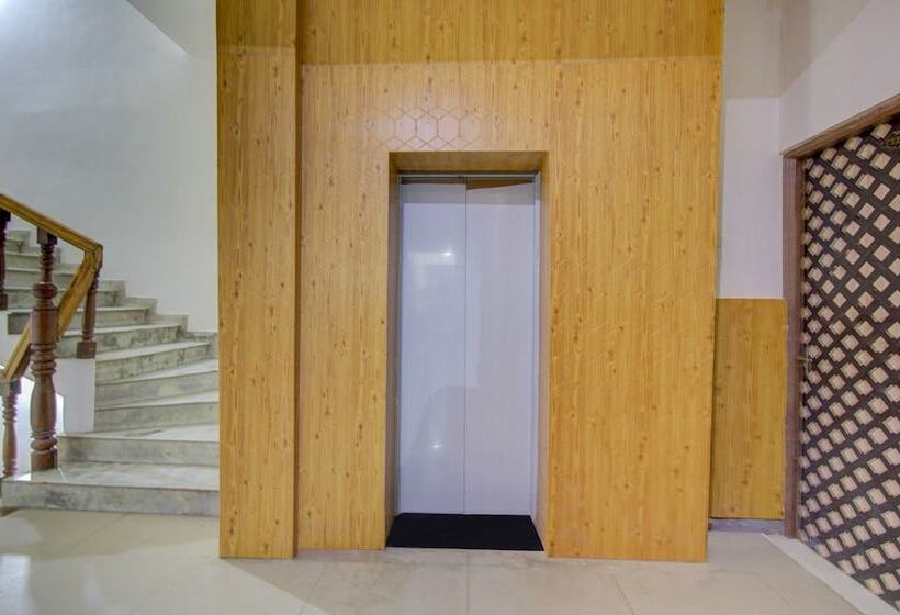 Itsy Hotels Satya Shree