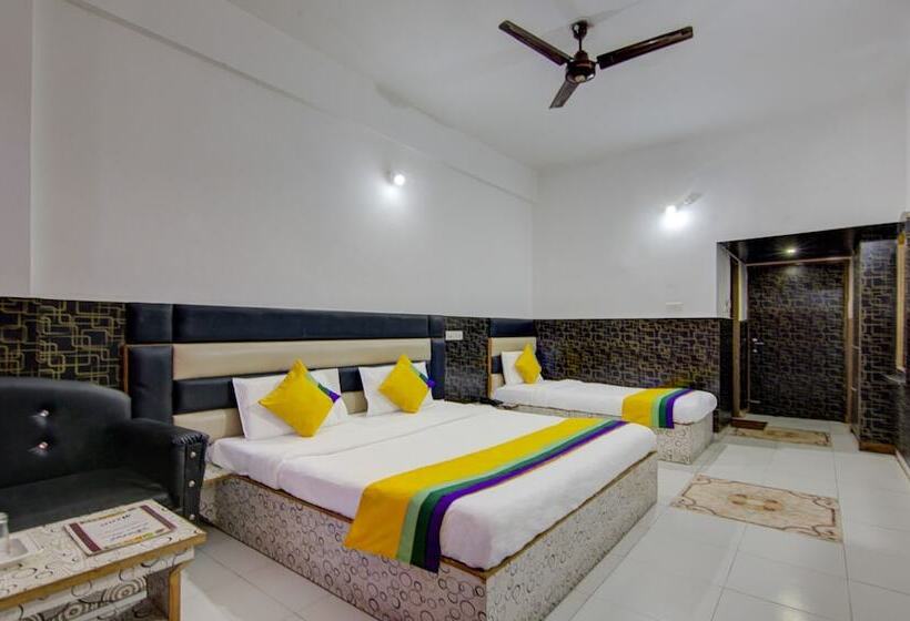 Itsy Hotels Satya Shree