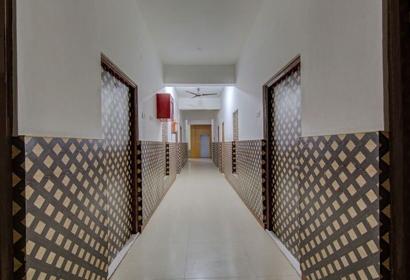 Itsy Hotels Satya Shree