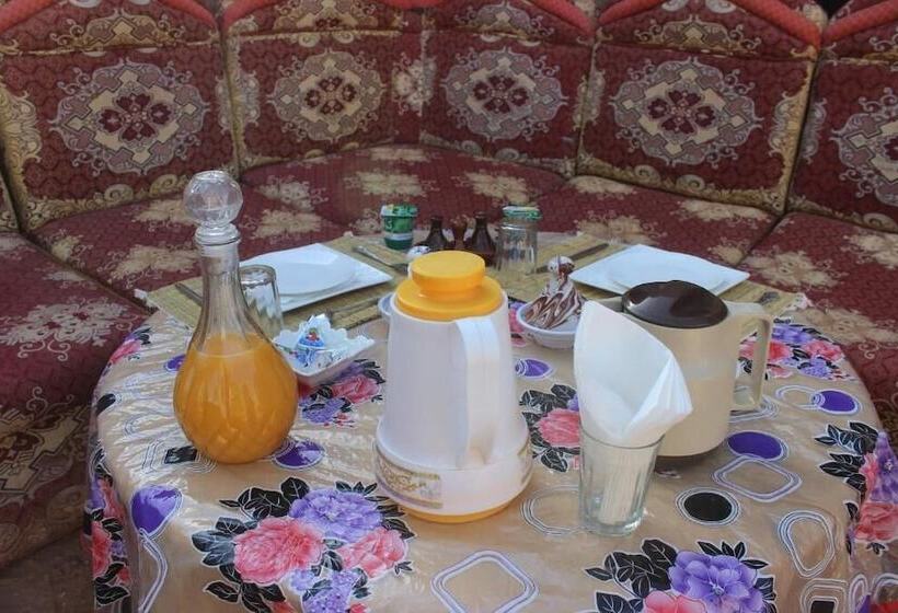 בית מלון כפרי Kasbah Desert Camp