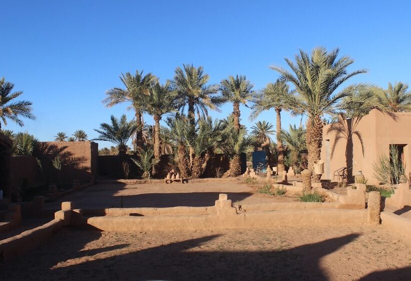 בית מלון כפרי Kasbah Desert Camp