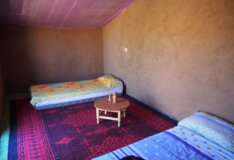 בית מלון כפרי Kasbah Desert Camp