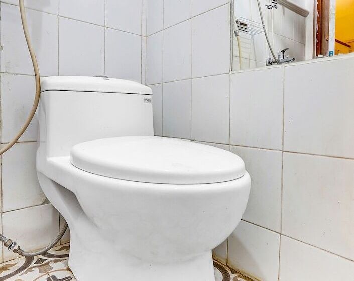 فندق Kost Sofie Syariah By Oyo Rooms