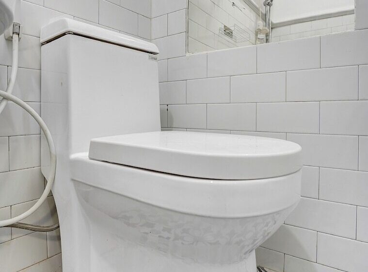 فندق Kost Sofie Syariah By Oyo Rooms