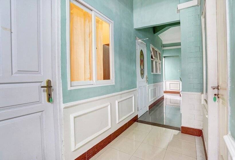 فندق Kost Sofie Syariah By Oyo Rooms