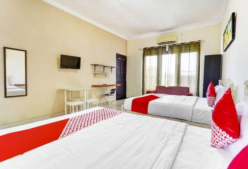 فندق Kost Sofie Syariah By Oyo Rooms