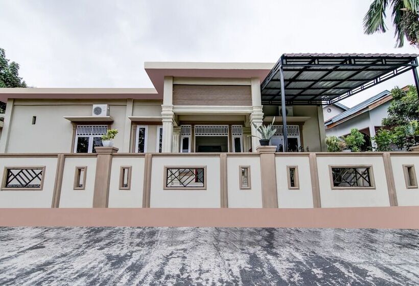 هتل Kost Syari'ah Panam By Oyo