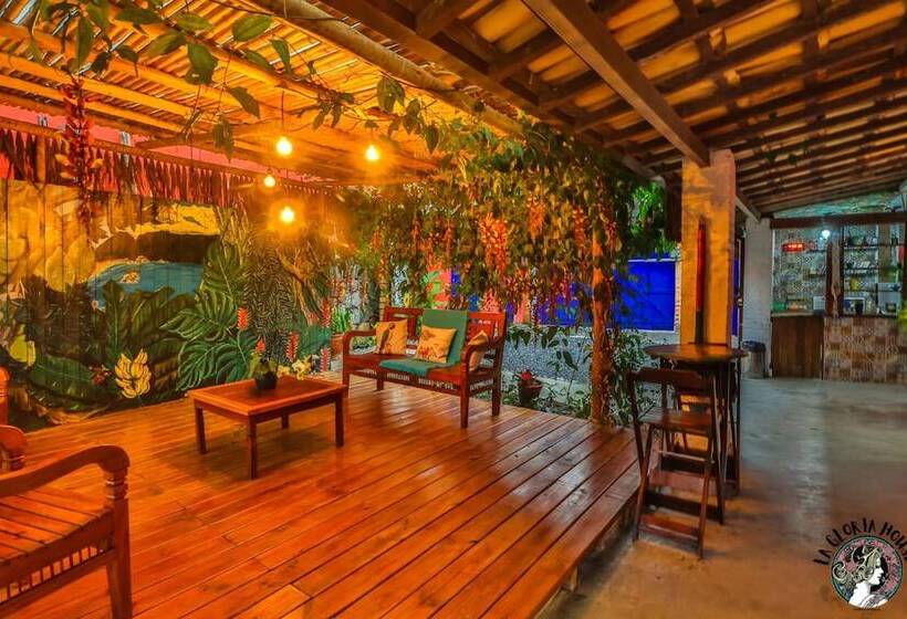 Отель La Gloria House