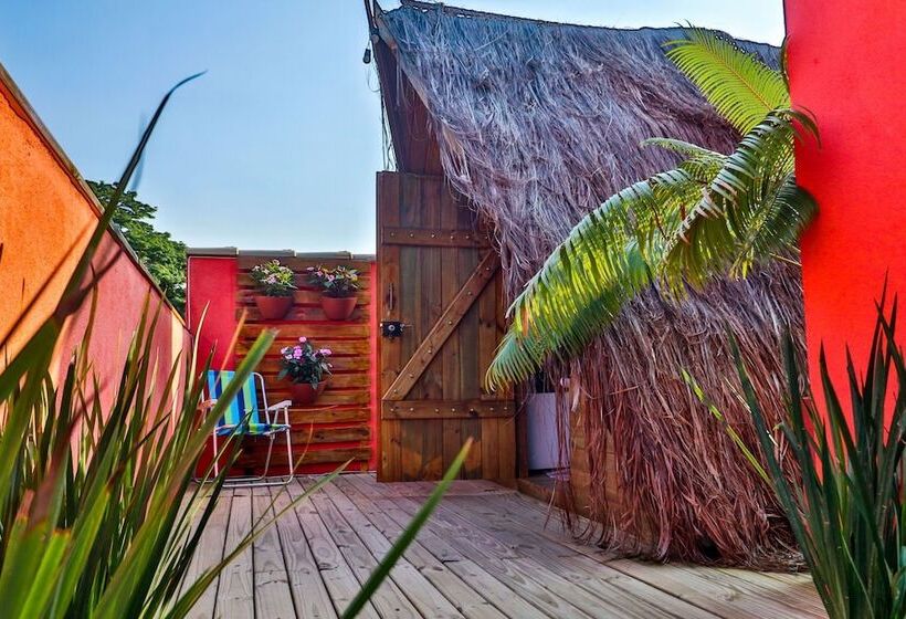 Отель La Gloria House