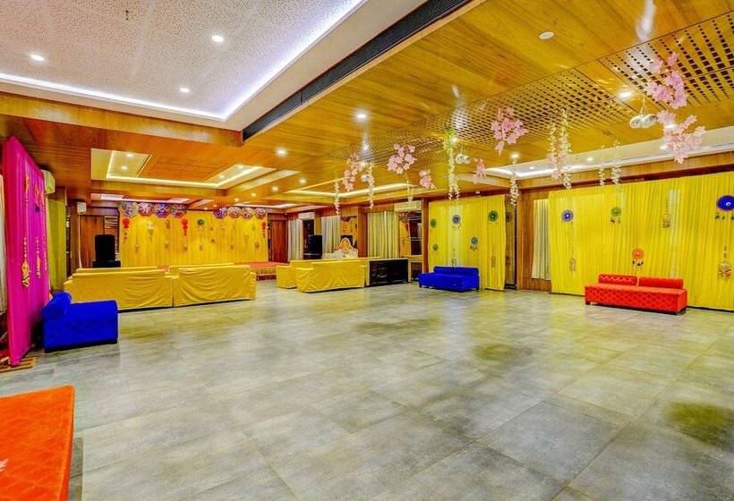 Fabhotel La Victoria