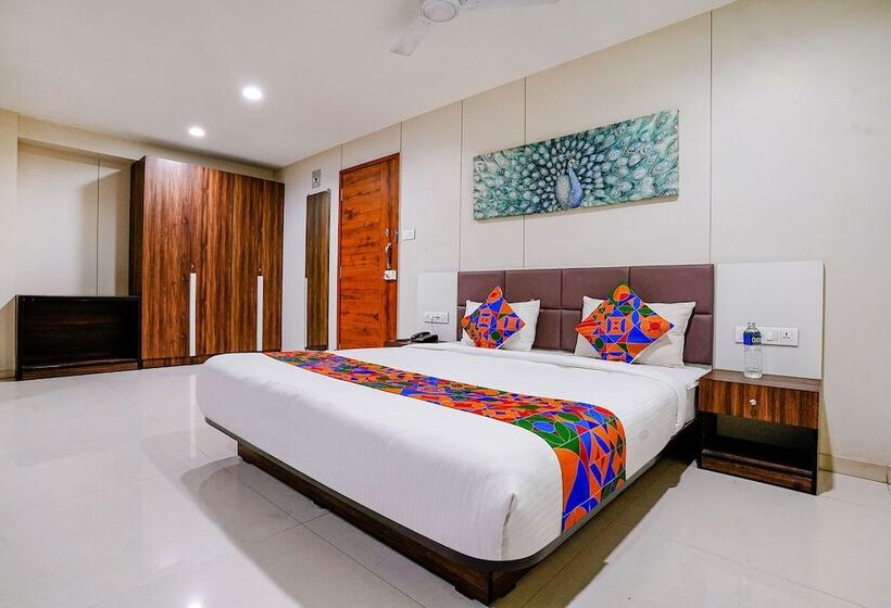 Fabhotel La Victoria