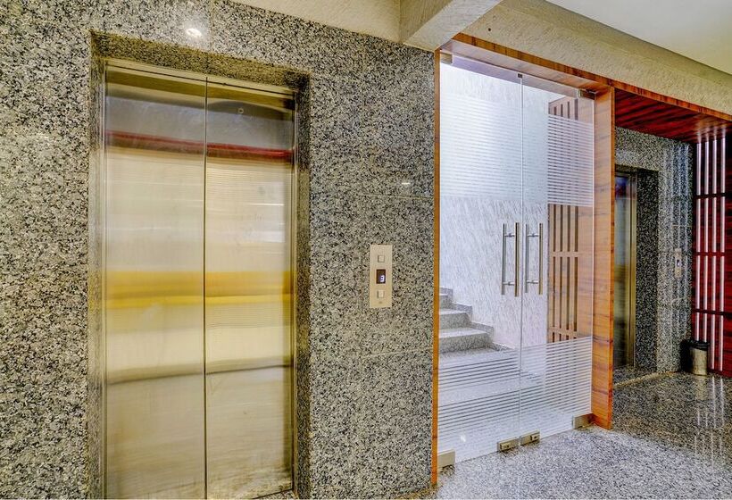 Fabhotel La Victoria