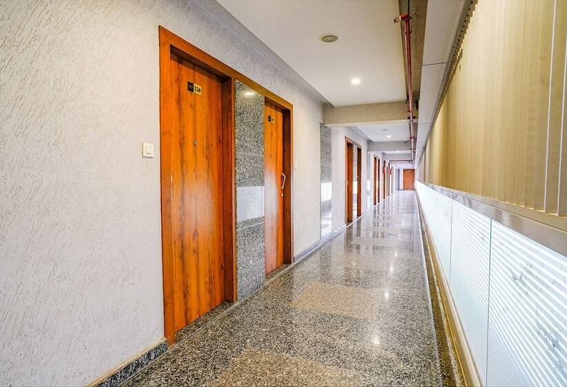 Fabhotel La Victoria