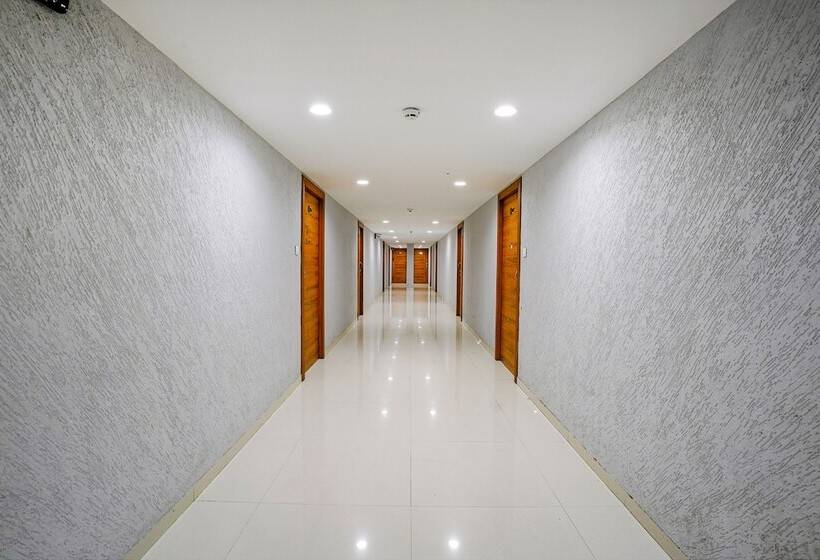 Fabhotel La Victoria