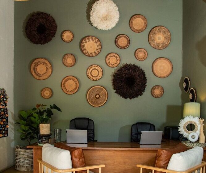 Отель Makanyi Private Game Lodge