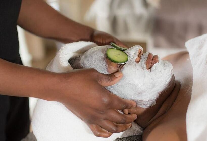 Отель Makanyi Private Game Lodge