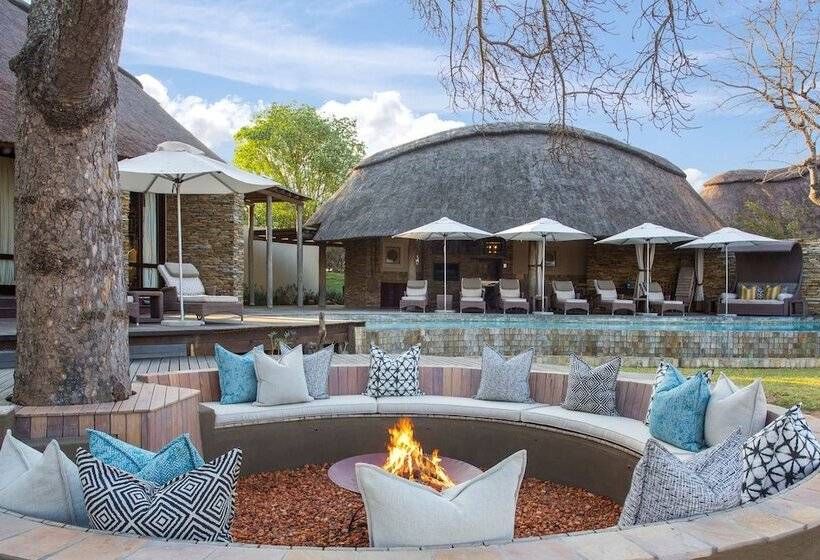 Отель Makanyi Private Game Lodge