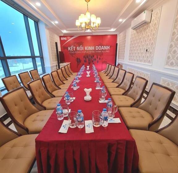 هتل Khách Sạn Minh Phú Diamond Palace