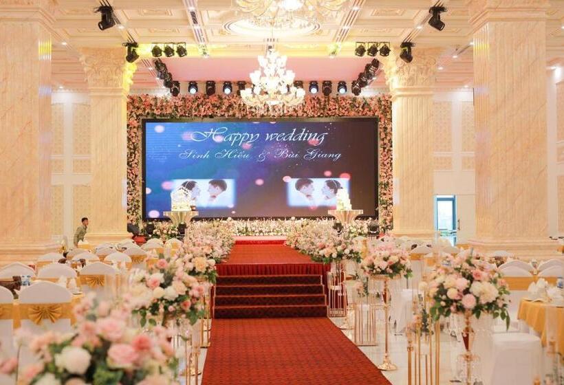 هتل Khách Sạn Minh Phú Diamond Palace