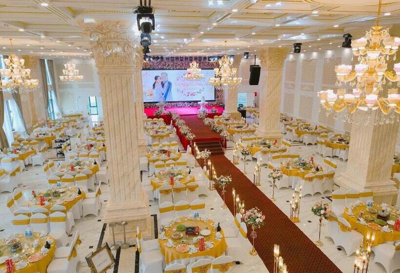 هتل Khách Sạn Minh Phú Diamond Palace