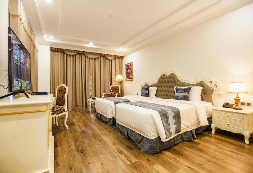 هتل Khách Sạn Minh Phú Diamond Palace