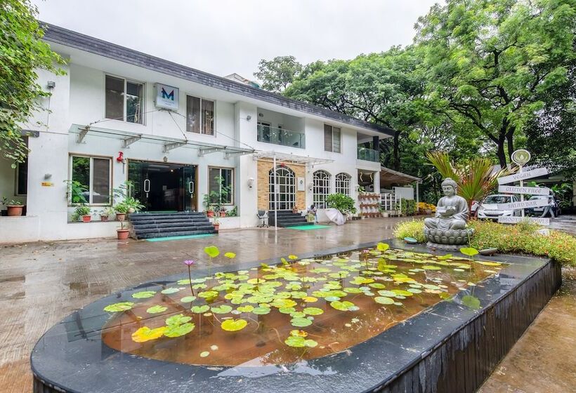 Отель Mint Koregaon Park