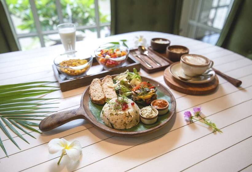 Отель Mint Koregaon Park