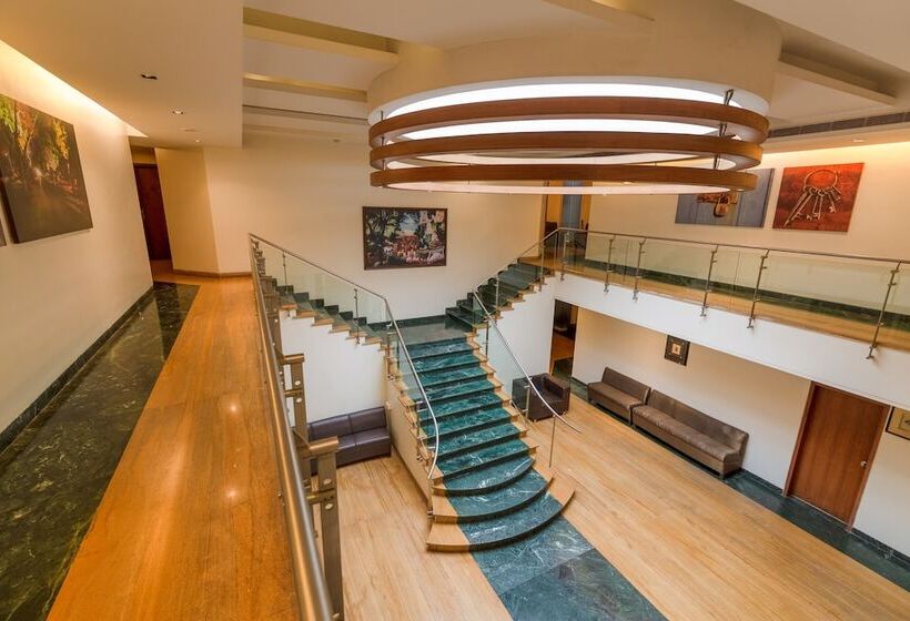 Отель Mint Koregaon Park