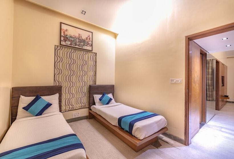 Отель Mint Koregaon Park