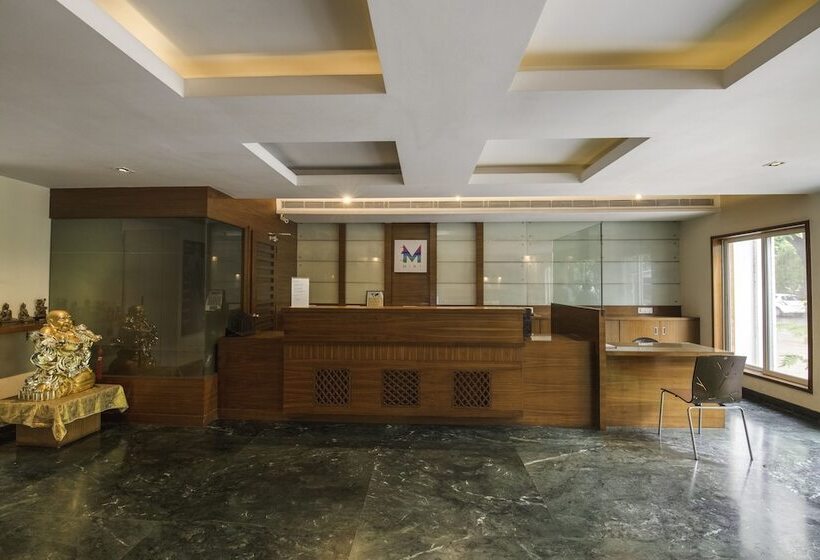 Отель Mint Koregaon Park