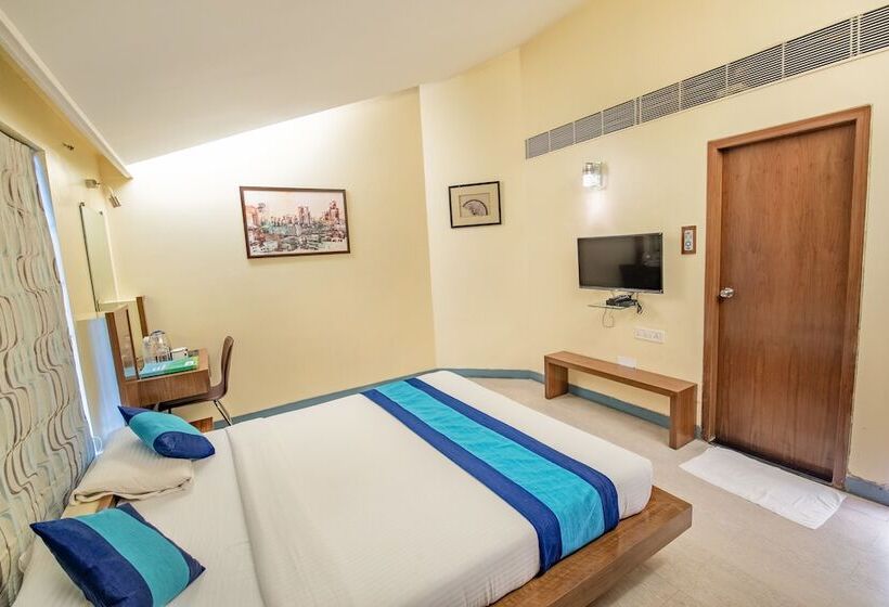 Отель Mint Koregaon Park