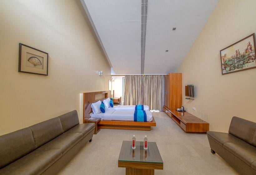 Отель Mint Koregaon Park