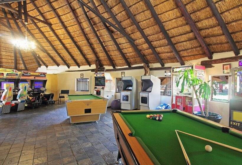 בית מלון כפרי Monateng Safari Lodge