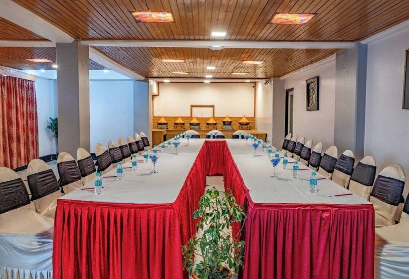 هتل Mount Conifer Suites & Spa