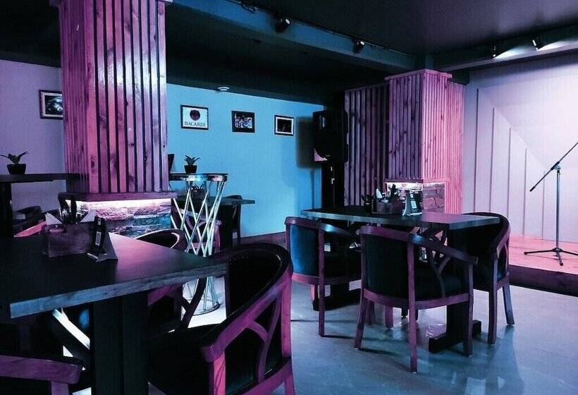 هتل Mount Conifer Suites & Spa