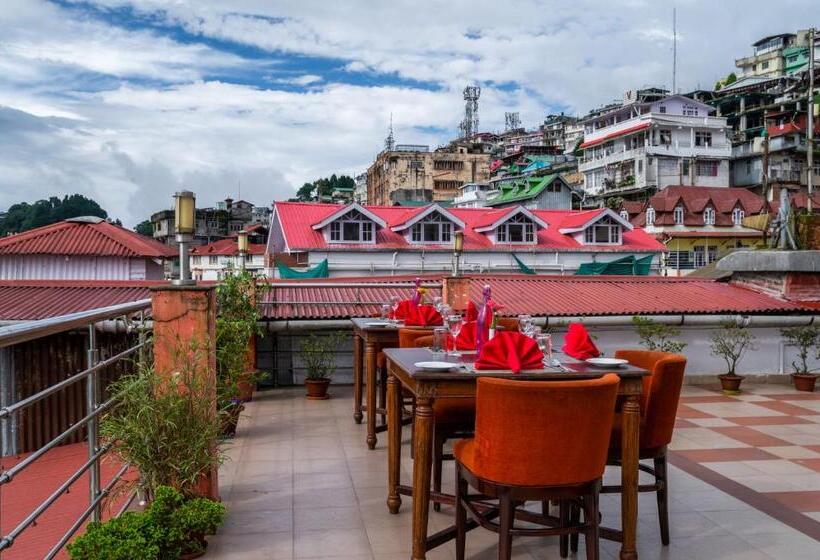 هتل Mount Conifer Suites & Spa