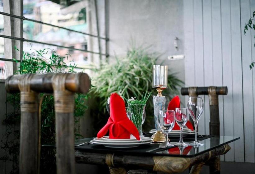 هتل Mount Conifer Suites & Spa