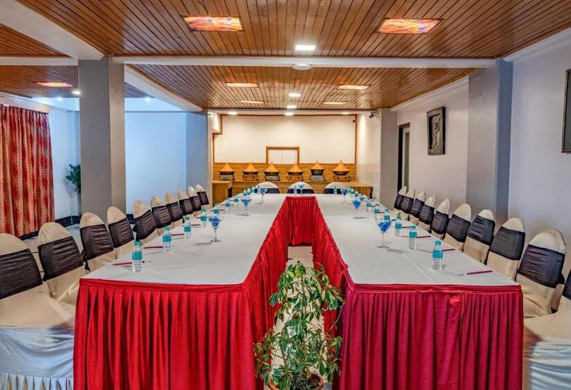 هتل Mount Conifer Suites & Spa