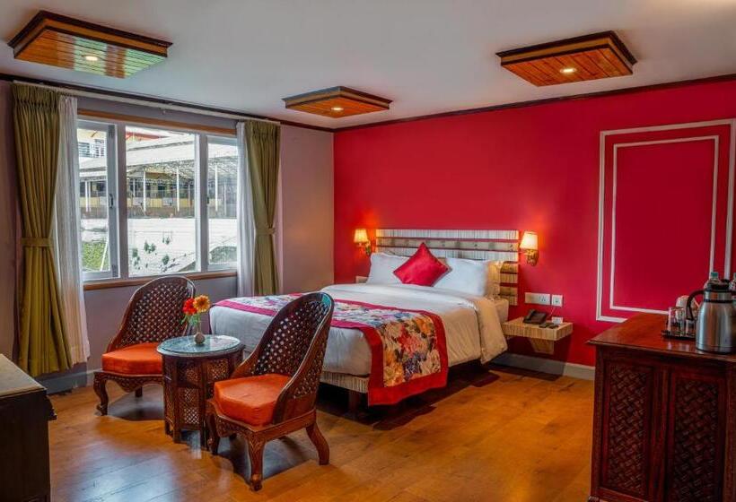 هتل Mount Conifer Suites & Spa