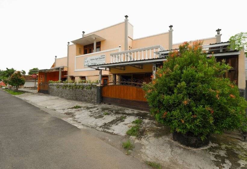 Отель Ndalem Jogja Cupuwatu Syariah By Oyo Rooms