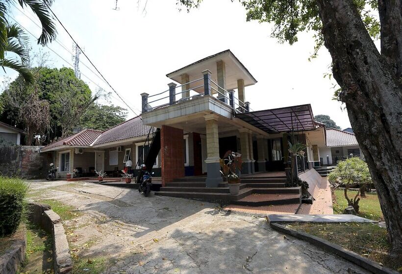 Отель Oyo 93159 Resort Cinta Kasih