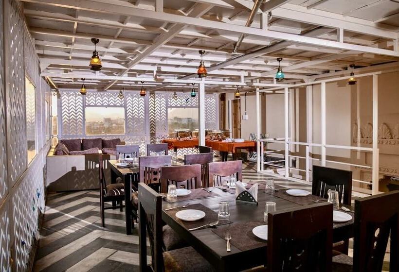 Отель Pax Rafahiya Haveli Udaipur